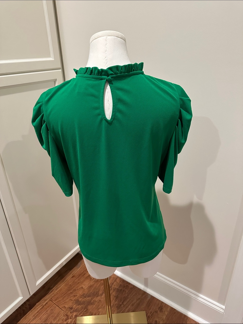 CeCe Emerald Ruffle-Neck Short Sleeve Top - Picture 2 of 3